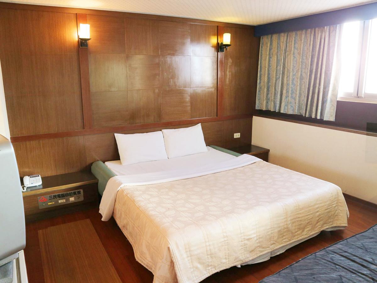 Sanmin Hotel Changhua City Bagian luar foto