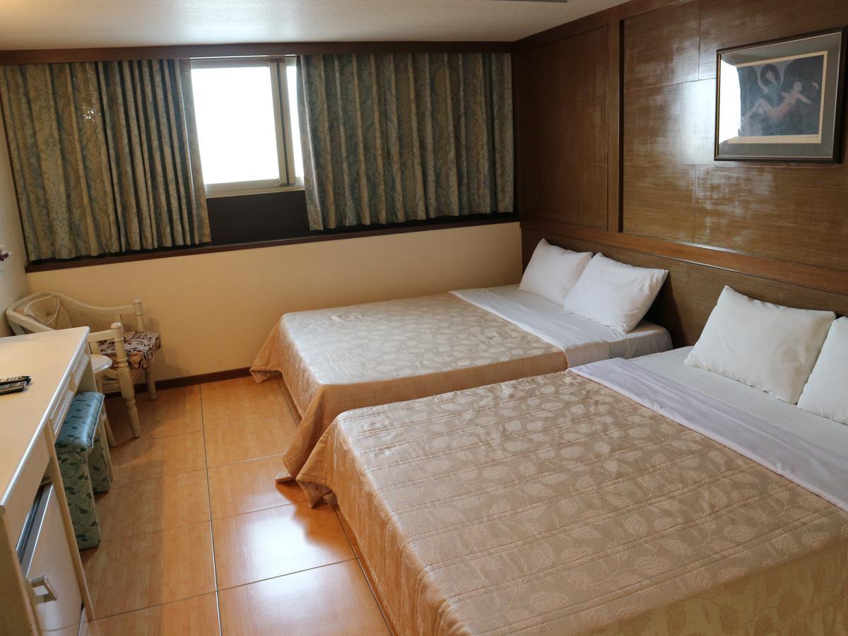 Sanmin Hotel Changhua City Bagian luar foto